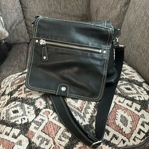 Vintage pebbled leather fossil bag with adjustable strap and fossil key